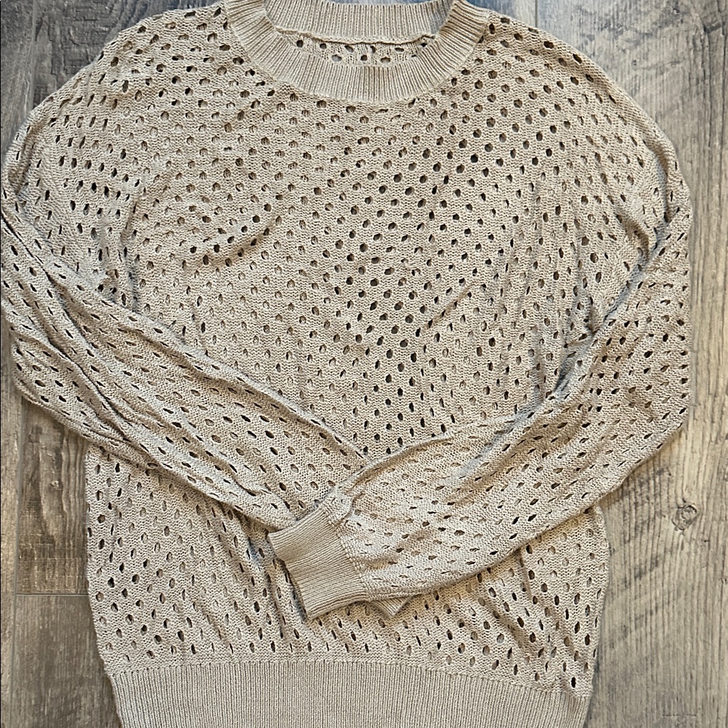 Women’s Elegant Beige Crewneck Sweater